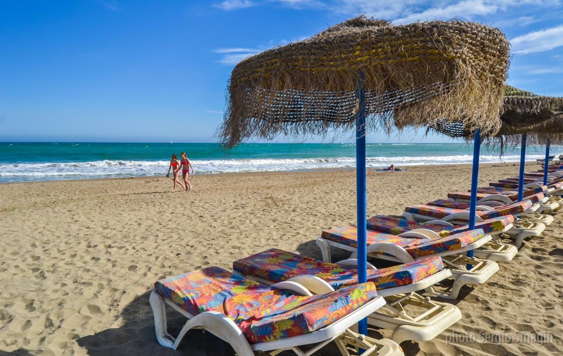 Apartamentos Los Cisnes - 2º Linea De Playa - Perfecta Ubicacion Benalmádena Exteriör bild