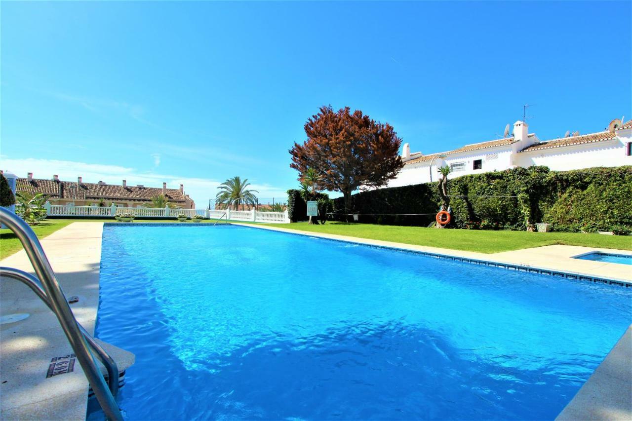 Apartamentos Los Cisnes - 2º Linea De Playa - Perfecta Ubicacion Benalmádena Exteriör bild