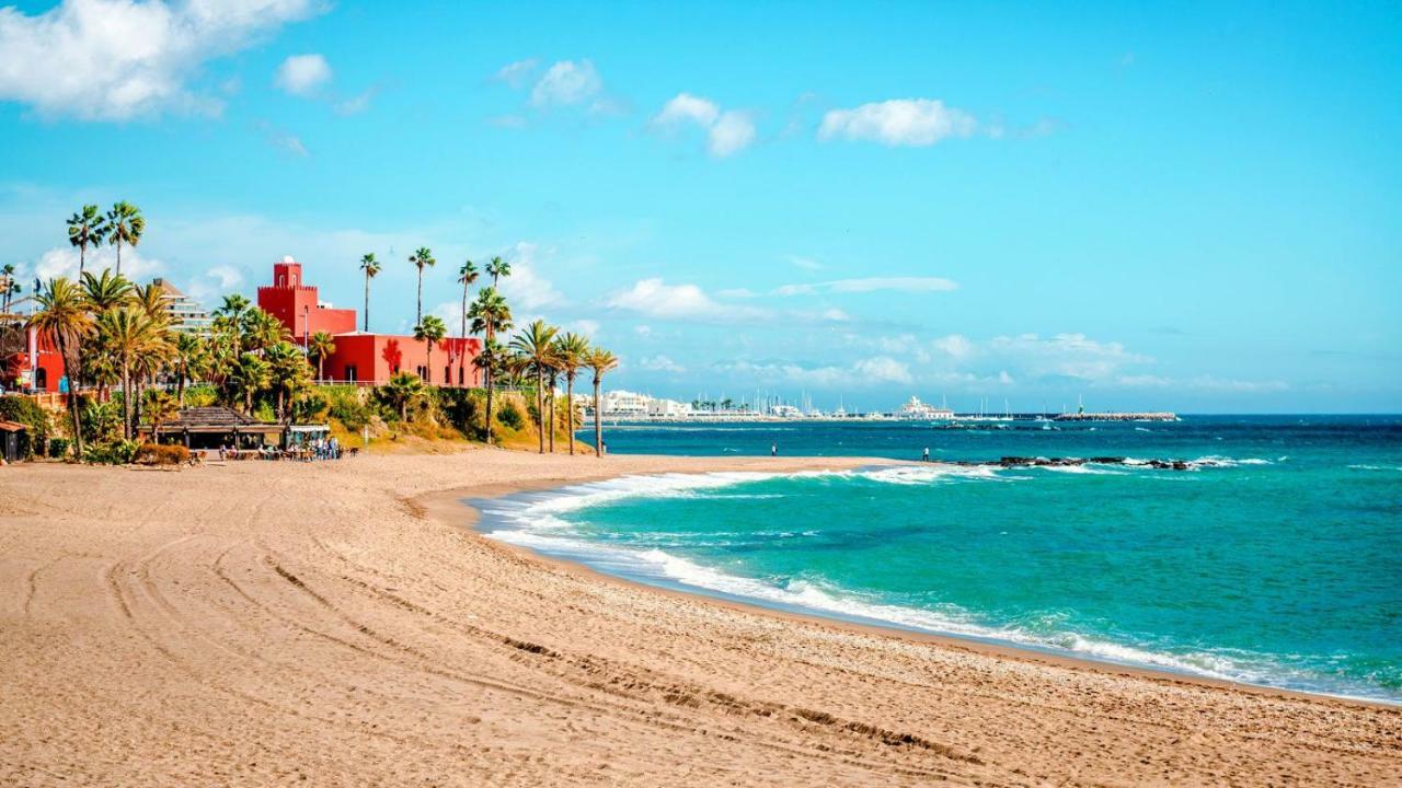 Apartamentos Los Cisnes - 2º Linea De Playa - Perfecta Ubicacion Benalmádena Exteriör bild
